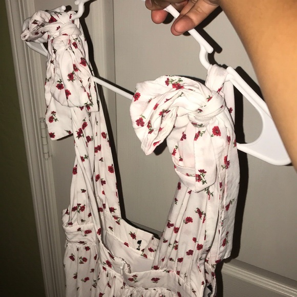 White dress with rose detailing🌹🌹 - Picture 2 of 2